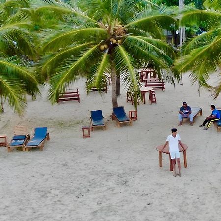 Aqua Marine Beach Hotel Kalkudah  Esterno foto