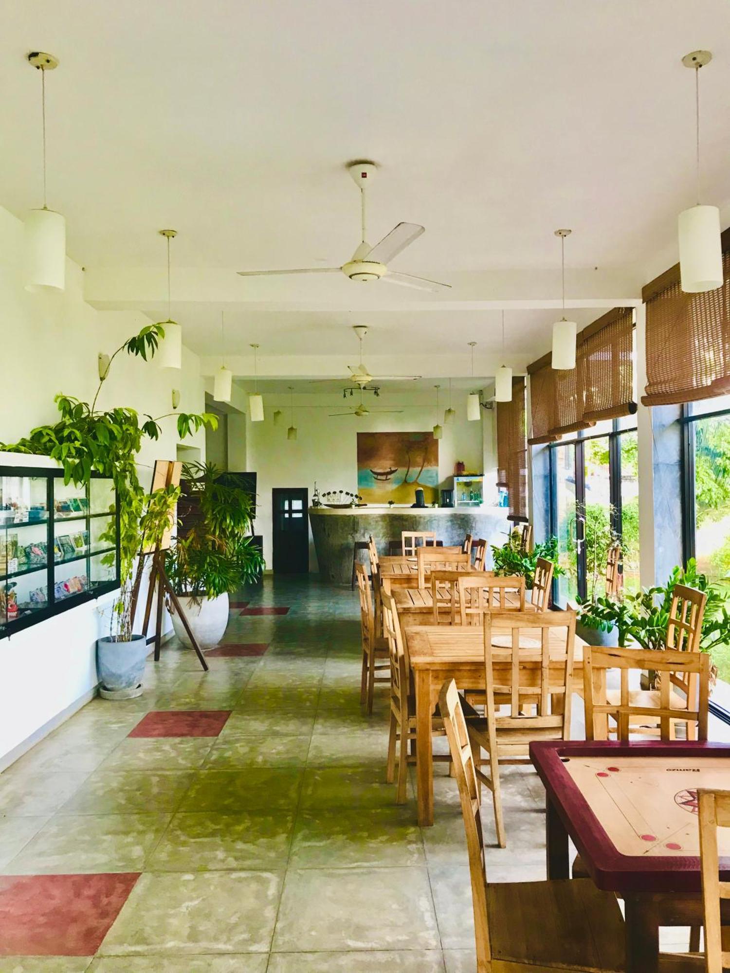 Aqua Marine Beach Hotel Kalkudah  Esterno foto
